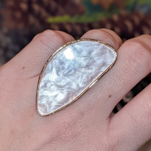 Statement Shimmer Indulgence Ring Adjustable Gold Ring with White Ivory Crème Pe - Picture 6 of 8